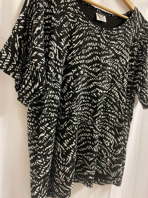 Dámské černobílé triko M/L — foto 5