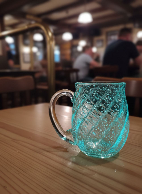 Fluorescenční svítící skleněný půllitr MODRÝ — foto 2