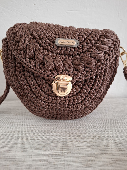 Stylová ručně háčkovaná kabelka — foto 3
