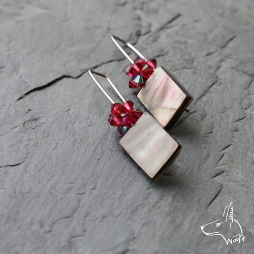 Perleťové náušnice design Woolf — foto 4