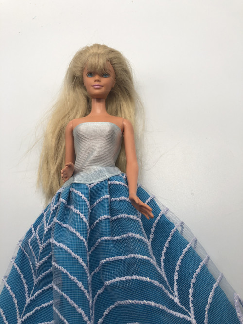 Kouzelné šatičky na Barbie — foto 2