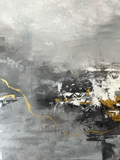 Gold Between Storms — foto 2