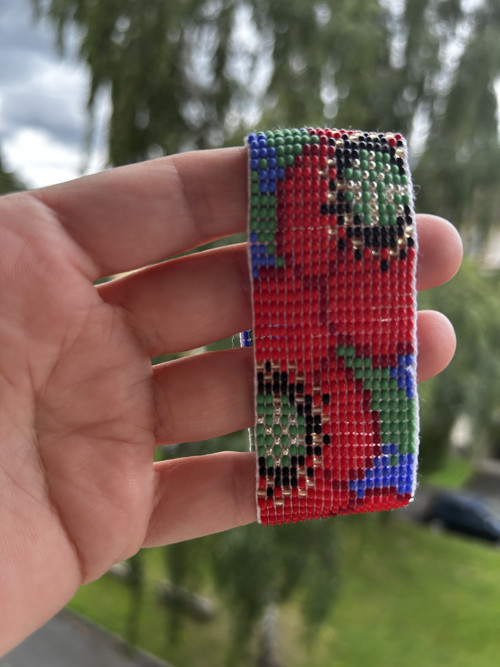 Ručně vyráběný korálkový náramek — foto 2