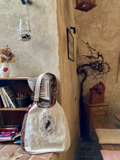 "Baroko II. Withe Witch", větší taška/ kabela — foto 3