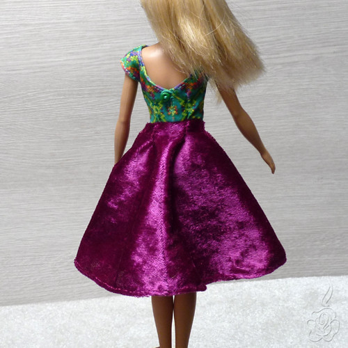 Barevné šatičky pro Barbie — foto 3