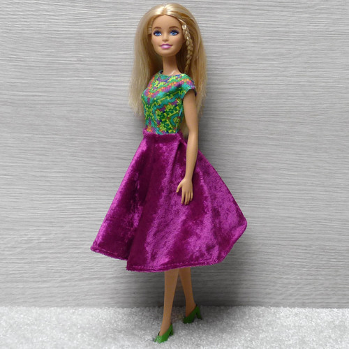 Barevné šatičky pro Barbie — foto 4