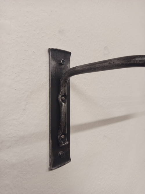 Kovaný držák na ubrousky — foto 6