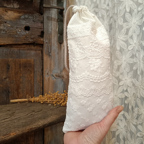 Úzký pytlíček v barvě slonoviny — foto 3
