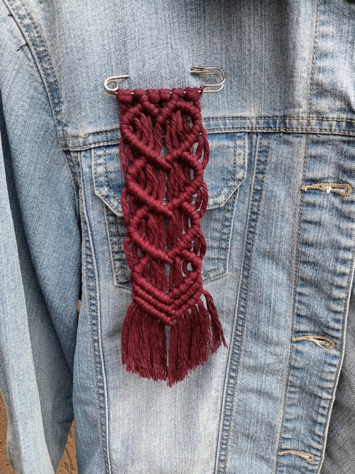 Boho ozdobný špendlík, bordový — foto 3