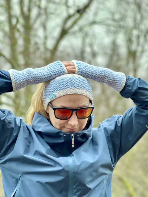 Modra čelenka s rukavicami — foto 2