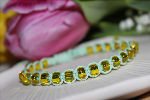 Vítej jaro. Náramek macramé / shamballa — foto 6