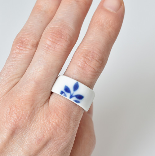 Porcelánový prsten kobaltový — foto 2