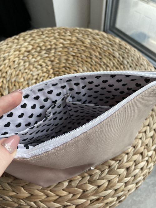 Malá kabelka s klopou na zip — foto 4
