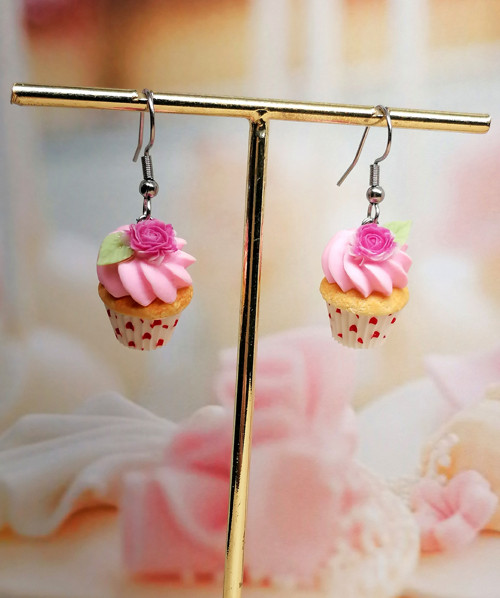 Jahůdkový cupcake s růžičkou — foto 2