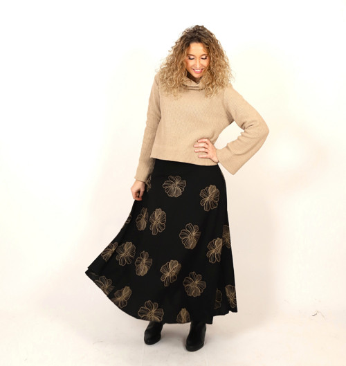 Polokolová sukně černá s květy — foto 2