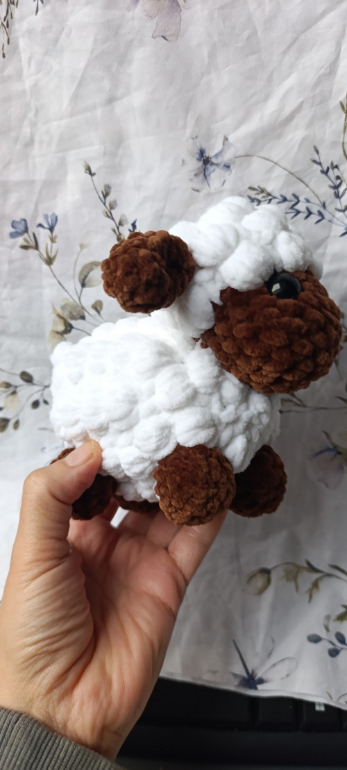 Háčkovaná ovečka 13cm — foto 4