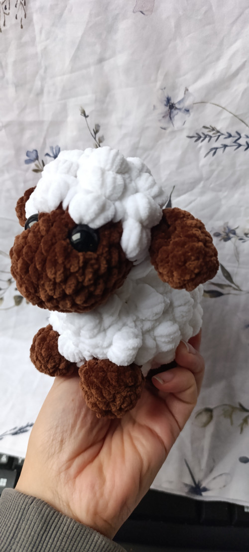 Háčkovaná ovečka 13cm — foto 2