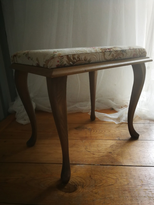 Stolička s gobelínovým čalouněním — foto 3