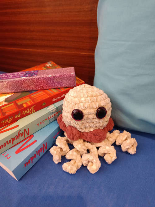 Mini háčkovaná chobotnička – hebký plyšáček — foto 4