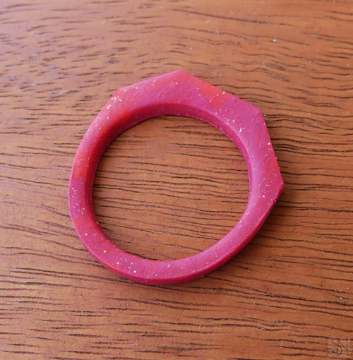 Minimalistický bordový fimo prsteň — foto 3