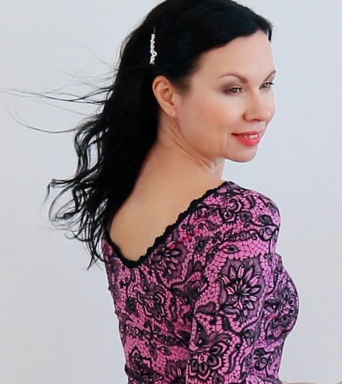 Dámské tričko se vzorem krajky — foto 3