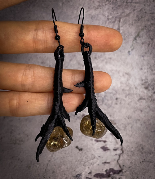 Náušnice Osteology pařáty černé — foto 3