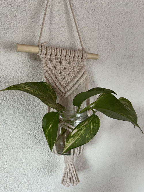 Macramé závěs na květináč — foto 2