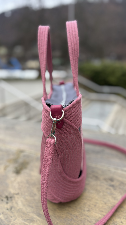 Starorůžová kabelka na zip — foto 4