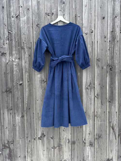 Šaty Manšestr Dark Cobalt — foto 2