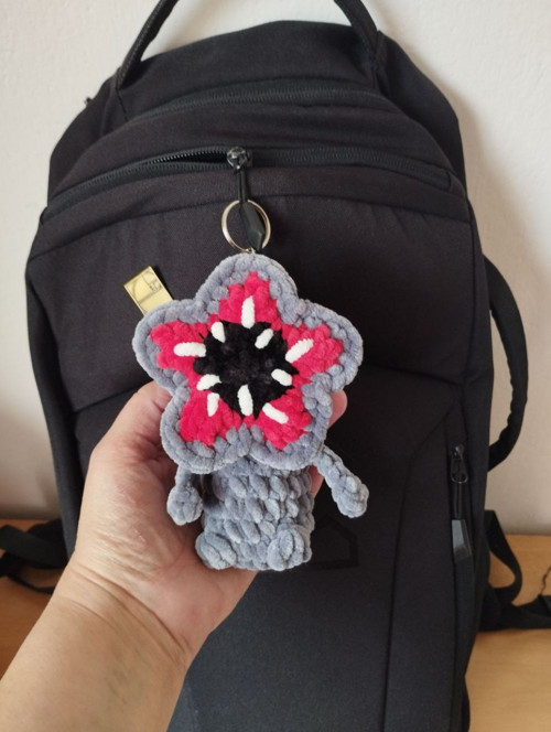 Háčkovaný MINI Demogorgon — foto 3