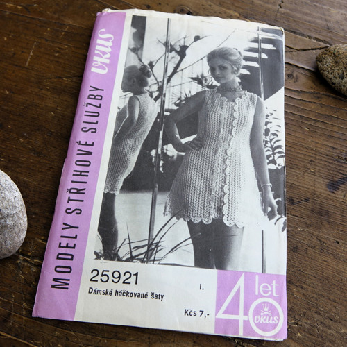 VKUS 25921 - Háčkované šaty — foto 2