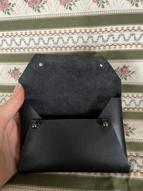 Minimalistický kožený obal na pas