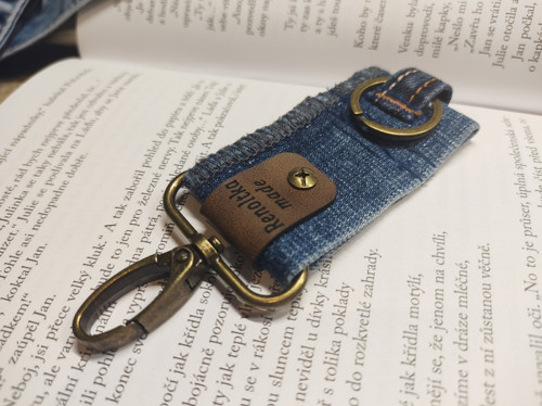 Klíčenka Jeans — foto 2