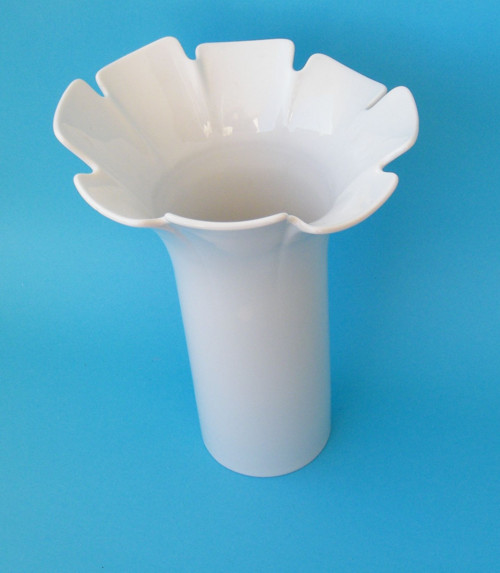 Nadčasová Porcelánová Váza — foto 2