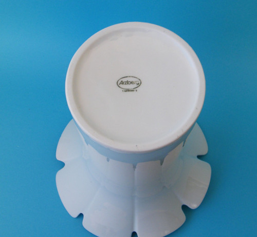 Nadčasová Porcelánová Váza — foto 3
