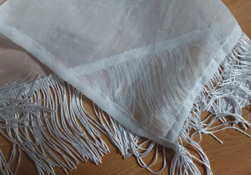 Záclonka s třásněmi — foto 3