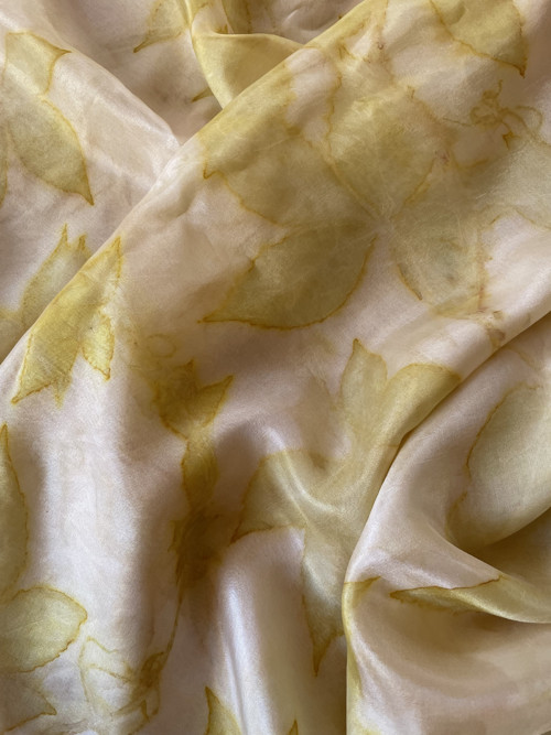 Hedvábná šála ecoprint — foto 2