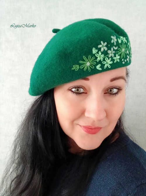 Baret s ruční výšivkou — foto 5