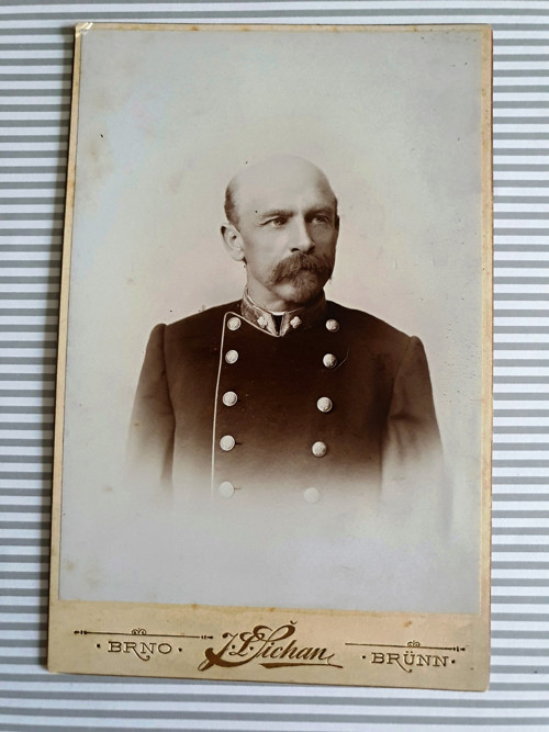 V uniformě — foto 2