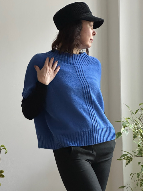 Oversize vesta s texturovaným středovým panelem — foto 4