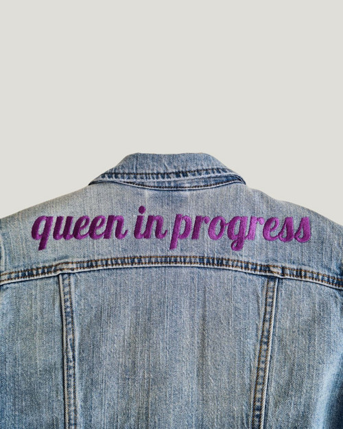 Dámská upcycled džínová bunda Queen In Progress — foto 5