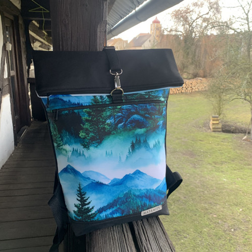 Hory a les + přední kapsa na zip — foto 2