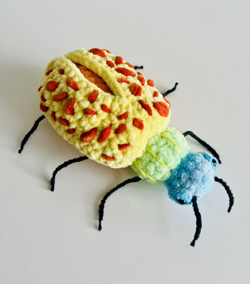 Háčkovaní broučci – roztomilý handmade set — foto 3