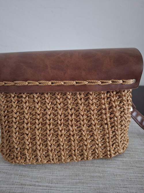 Mini háčkovaná kabelka — foto 3