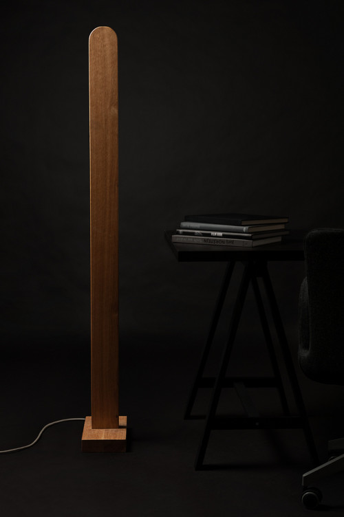 Dubová stojací lampa — foto 4