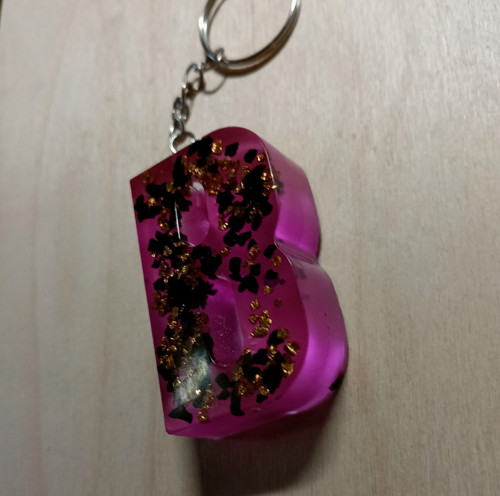 Písmenko B - klíčenka — foto 2