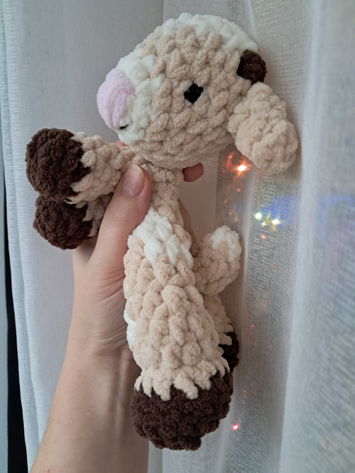 Háčkovaná kozička/kůzlátko Dottie — foto 3