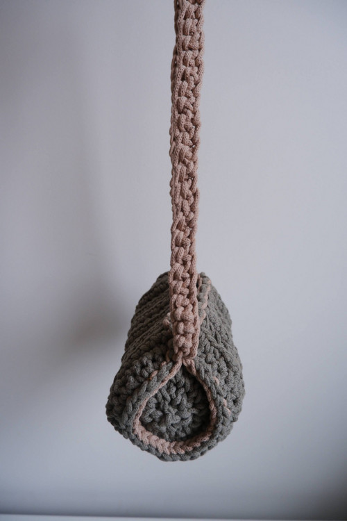 Háčkovaná crossbody kabelka — foto 6