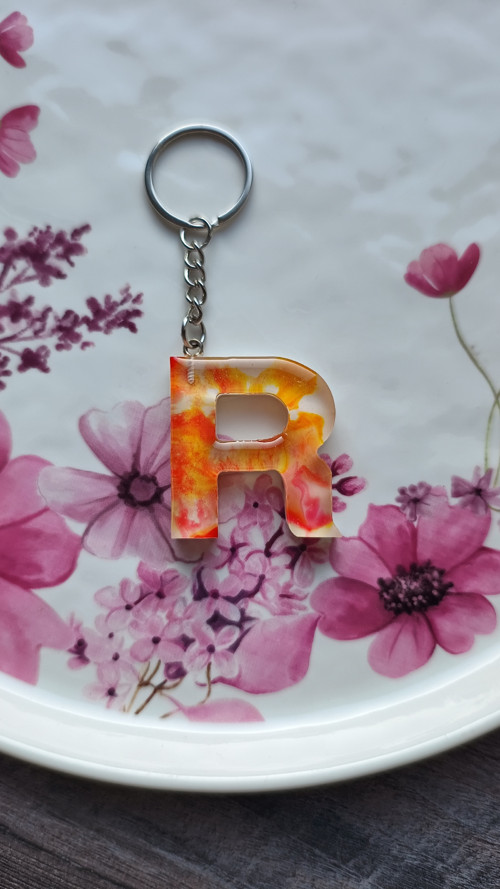 Letter "R" Yellow Orange Art — foto 2