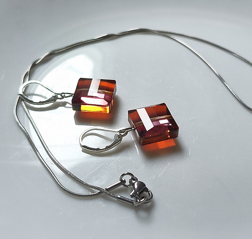 Sada - náušnice a řetízek, Swarovski. — foto 5